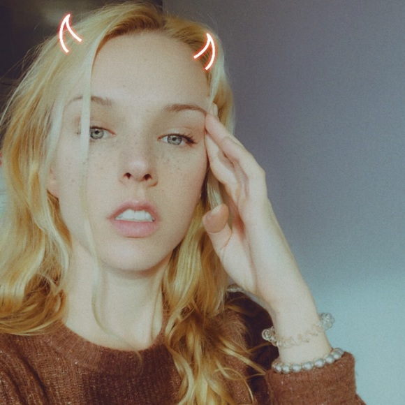 Meet your Posher, Amy - Picture 1 of 1